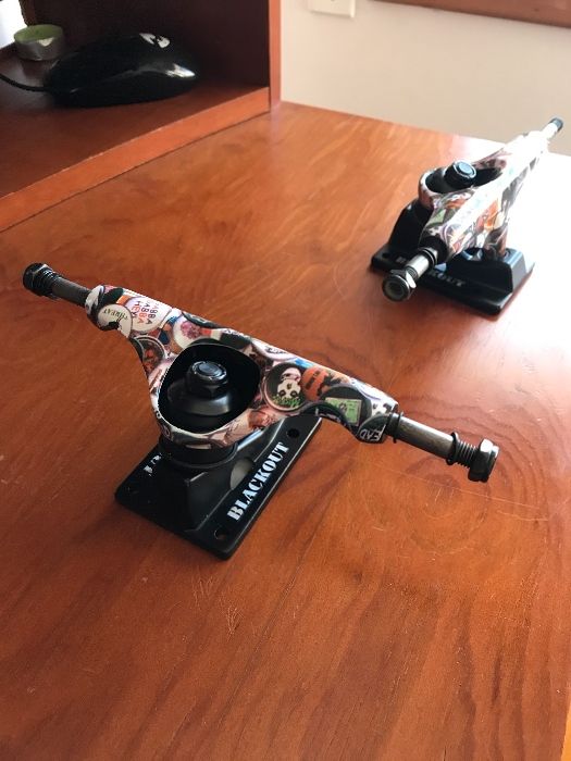 Trucks de skate Blackout NOVOS