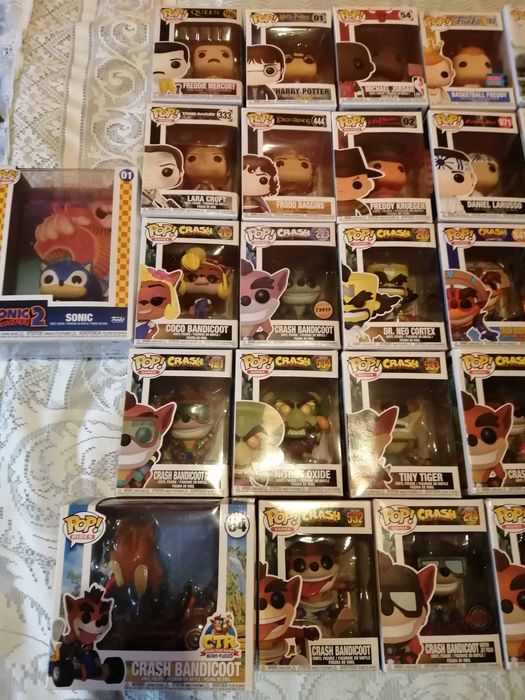 84 funko pop dragon ball e varios