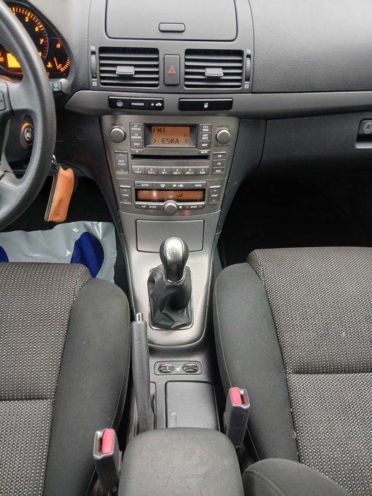 Avensis 1.8ben-130koni,Klimatronic,Parctronic,Hak,Serwisowana
