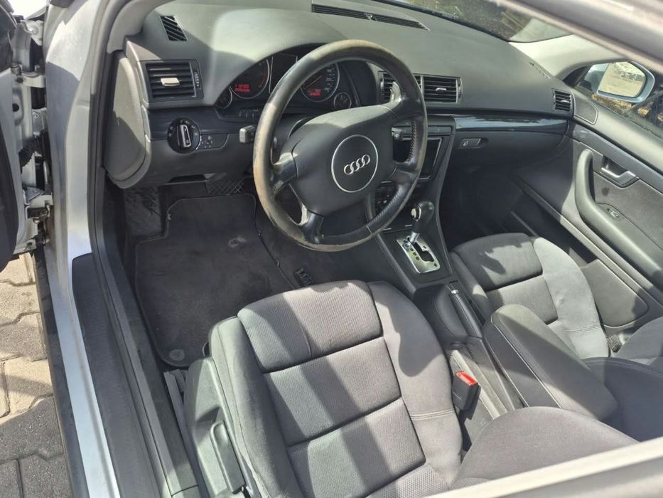 Audi A4 B6 rok 2002 2.0 benzyna