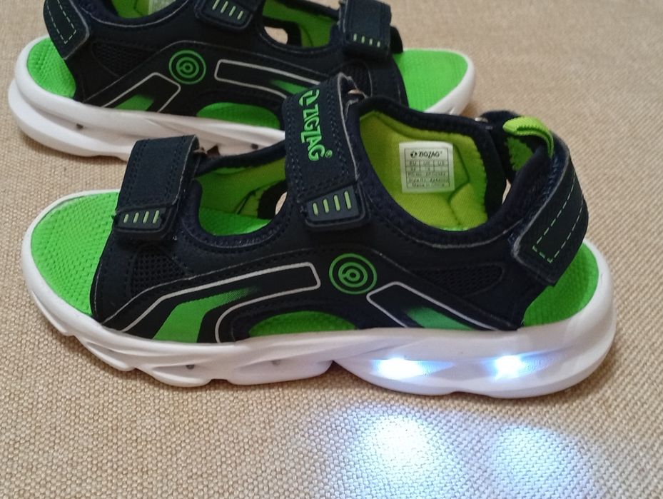 Босоніжки з підсвіткою  сандалії ZigZag 32  20.8 см босоножки Skechers