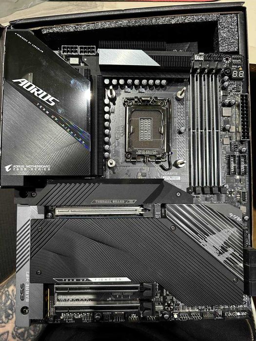 Intel core I9 12900k + Aorus Master Z690