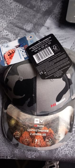 Czapka z daszkiem Hi Moutain z latarką