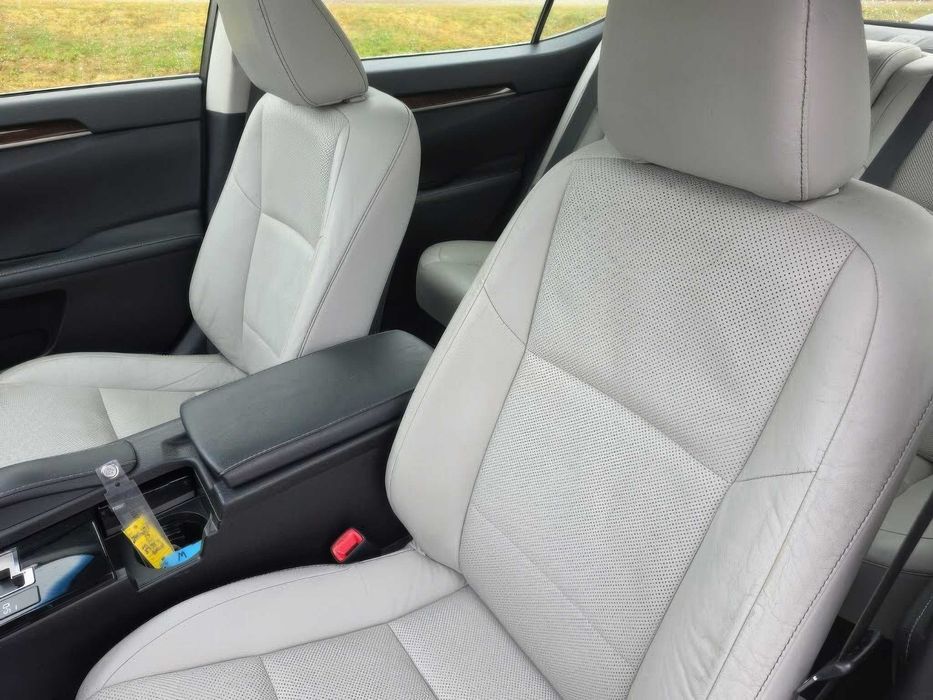 Lexus ES 350      2015