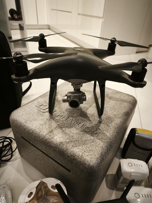 Dji Phantom 4 Pro Obsidian Sprawny w 100% Zestaw 5 baterii + plecak