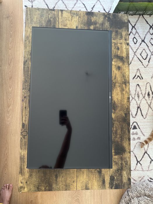 TV LED SmartTech 32" para Peças (Ecrã Queimado - Não é Smart TV)