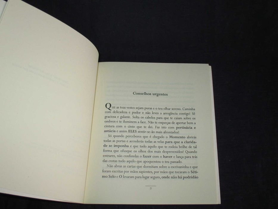 Livro Contos e Sortilégios Caídos do Tecto Zeca Risques Pereira &etc