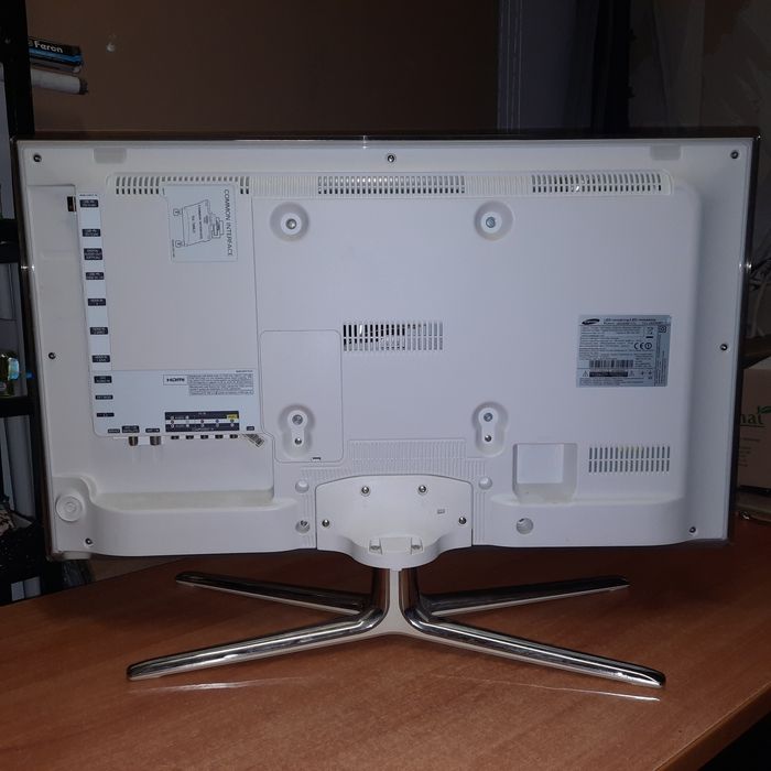 телевізор Samsung UE32ES6717U