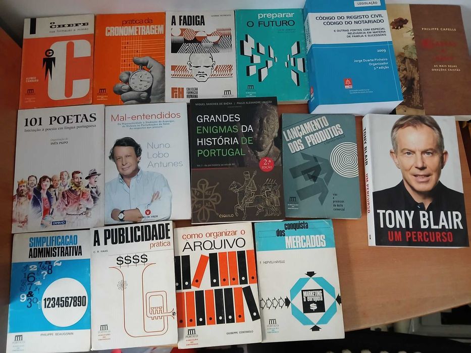 Livros de vários estilos literários