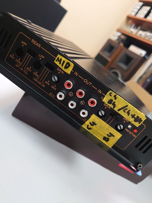 Усилитель автомобильный 6 каналов,класса Hi-End . От Sound Reality.