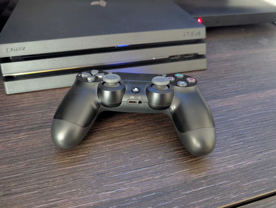 Playstation 4 Pro 1TB - PS4 Pro | 4k 120Hz  bardzo ładna + pad + GRAN TURISMO