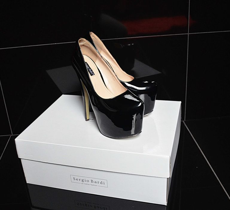 Wysokie  Lakierowane Szpilki Sergio Todzi 38