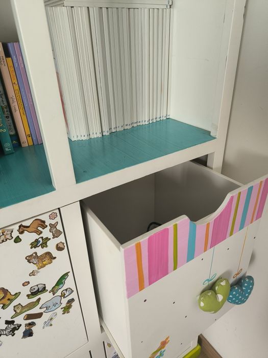 Estante quarto de menina