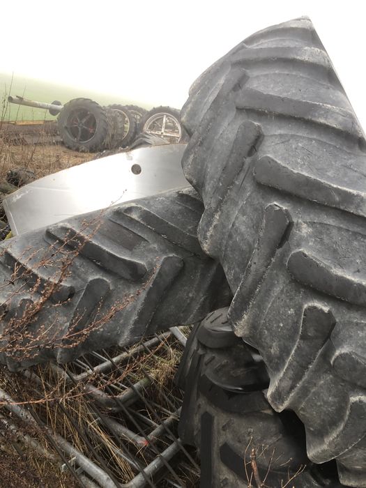 Koła blizniacze 16.9r38 jak 20.8 r38