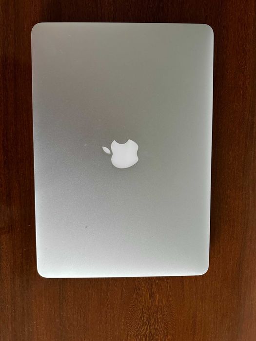 MacBook Air 13” – de 2013- RAM: 8GB, disco: 500GB
