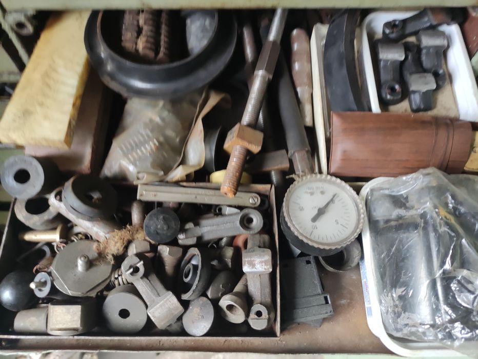 Панель от ваз 2105 и много других запчастей для ваз 2101