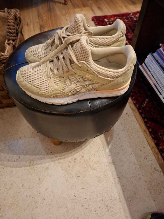 Tenis da Marca Asics