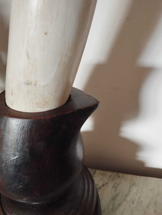 Par de Presas em Madeira Antiga