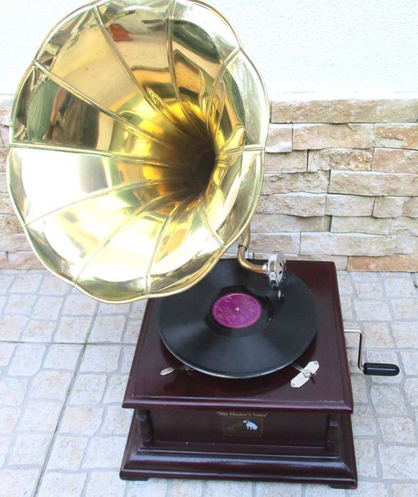 Gramofone, Grafonola His Master Voice – Bom estado