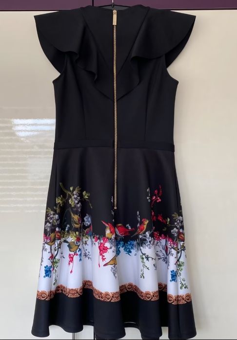 Нарядна сукня Ted Baker неймовірна
