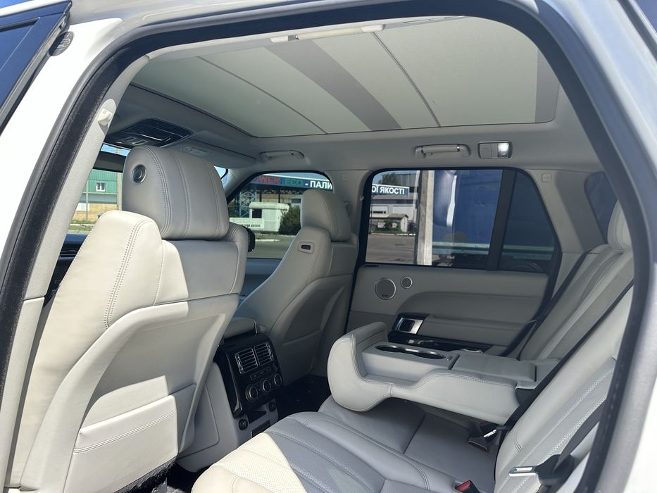 Продам ИДЕАЛЬНЫЙ RANGE ROVER 4.4 TDi официал