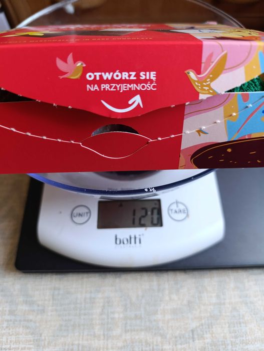 Włóczka na robótki ręczne        -    6 kulek za 15 zł.