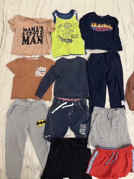 Продам вещи на мальчика 4-5 лет