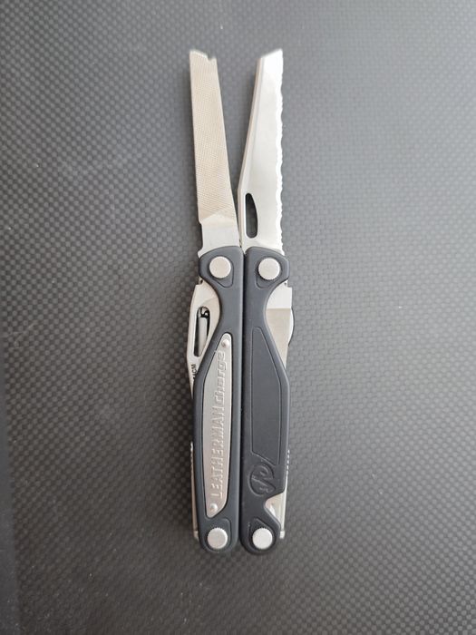 Leatherman Charge мультитул