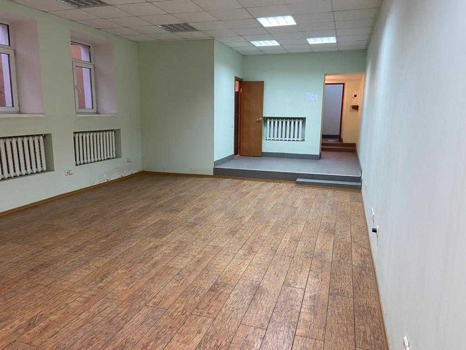 Будівля широкого використання з гарною локацією