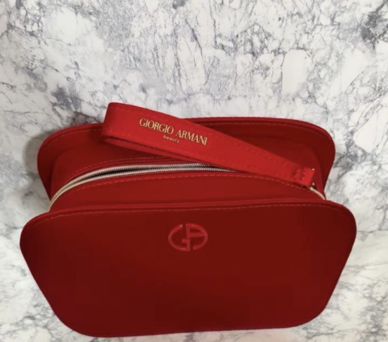 Косметичка червона  Giorgio Armani оригінал
