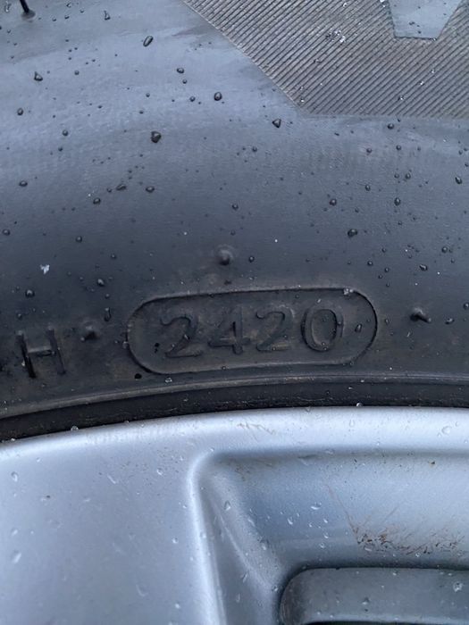 Opony zimowe 225/60/18 Hankook Winter I'cept evo Suv z 2020 roku