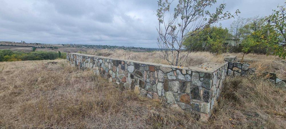 Продаж земельної ділянки на березі річки