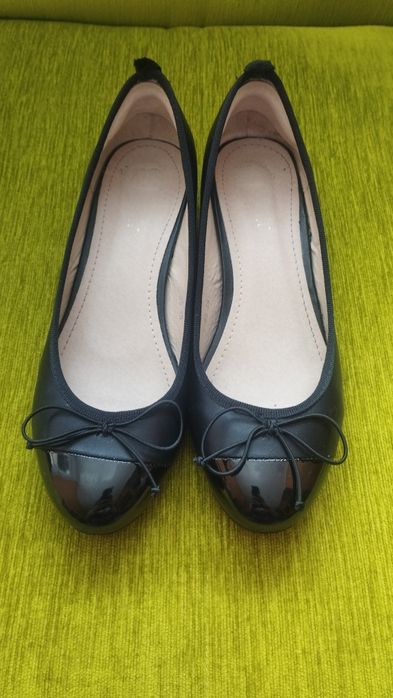 Czarne buty na korku