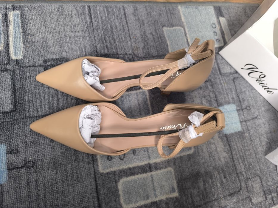 Czółenka na szpilce