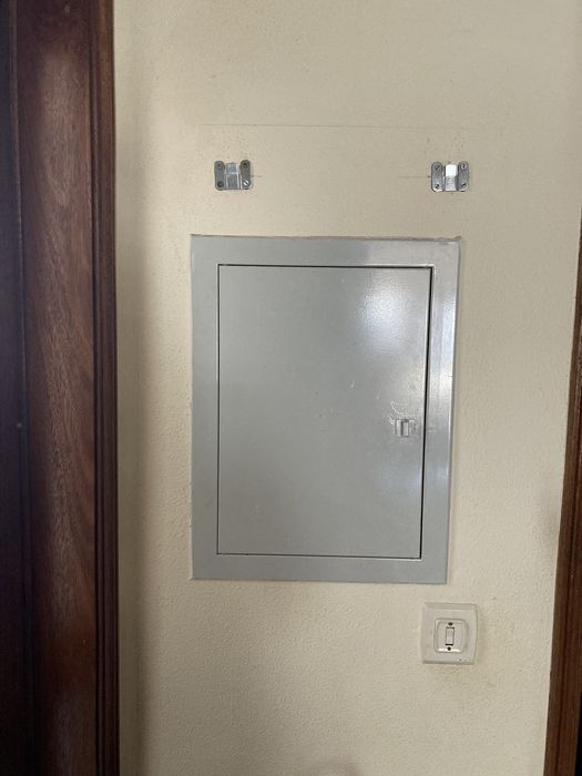 Cabide -tapa o quadro eletrico64750657757185121