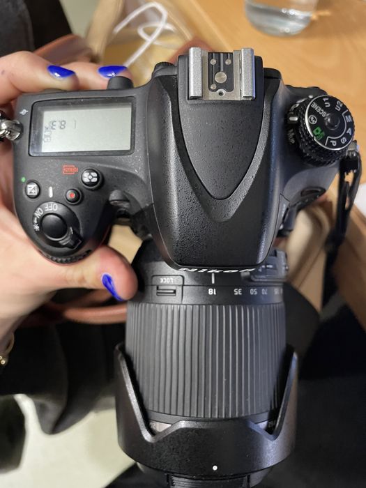 Vendo maquina fotografica reflex NIKON D610