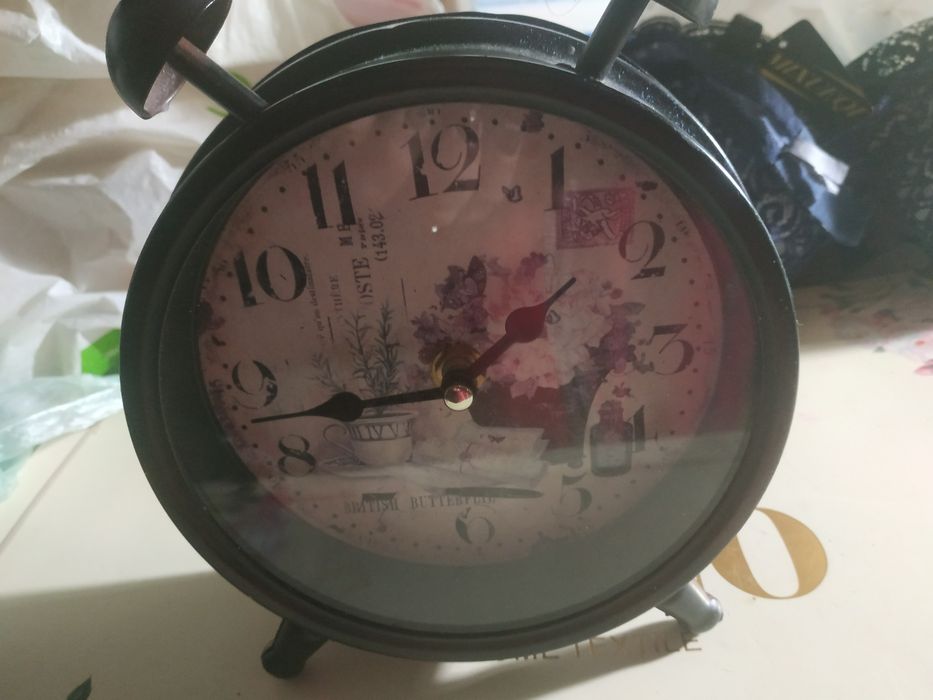 Настінний годинник для декору