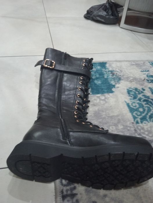 Nowe czarne glany-styl militarny ocieplane rozm.40