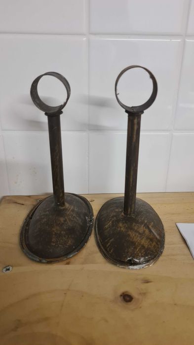 Candeeiro vertical com estilo medieval