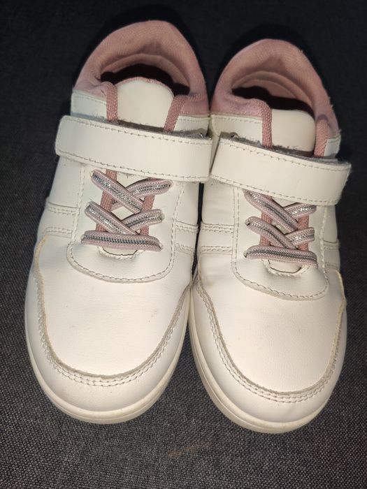 Buty sneakersy, idelane na jesienne dni.