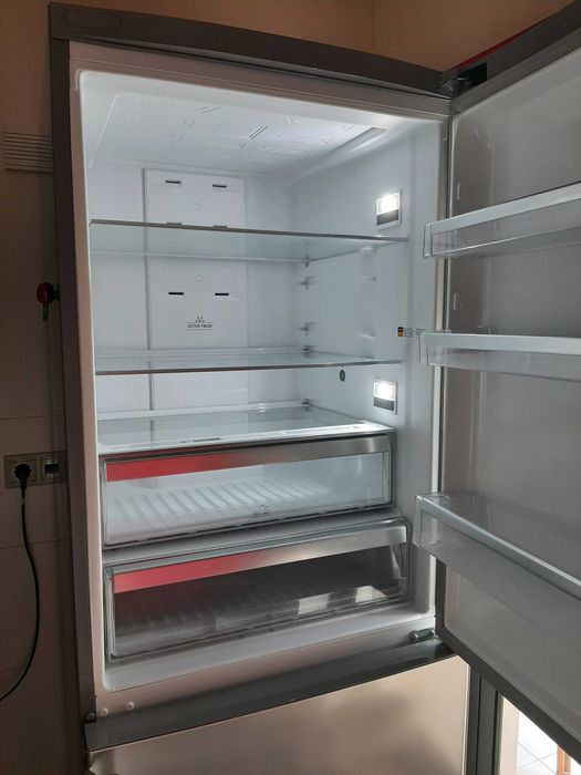 Frigorífico Ariston Hotpoint No Frost, A++, XXL