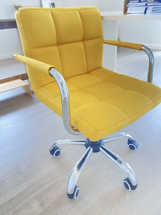 Par de cadeiras escritório amarelas