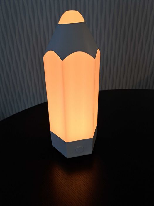 Baixa de preço! Luz de presença / candeeiro IKEA praticamente novo