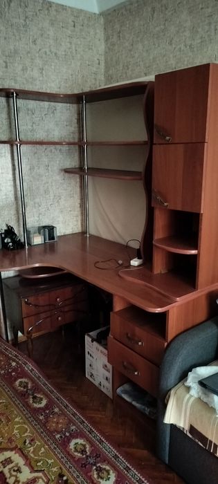 Стіл письмовий комп'ютерний