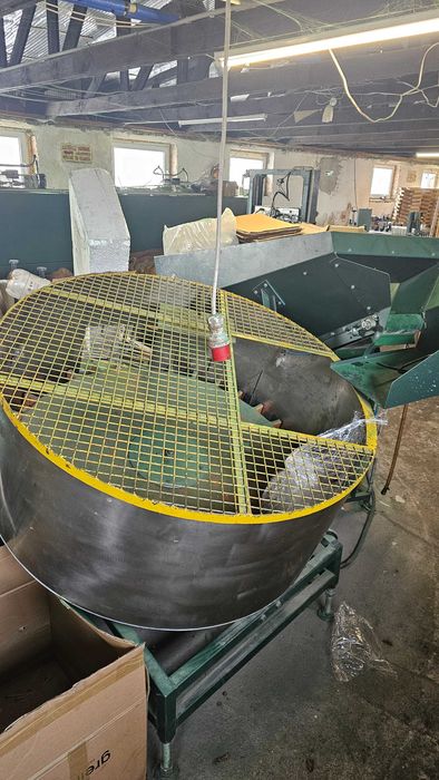 Maszyna zalewająco knotująca