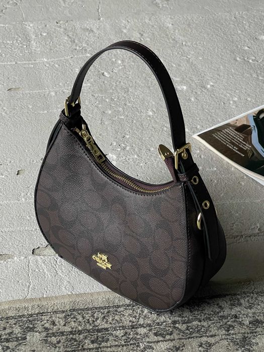 Женская сумка Coach Kleo багет через плечо Коуч коричневый черный