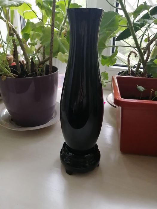 Продам вьетнамскую вазу.