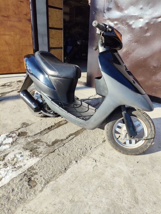 Продам скутер Сузукі Летс