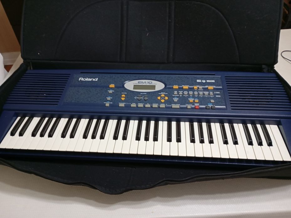 Vende se órgão Roland