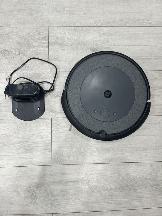 Robot sprzątający iRobot Roomba + stacja dokująca